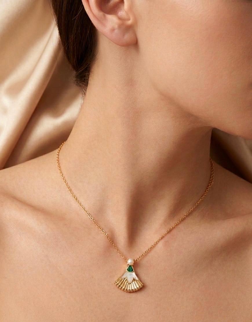 Love Spirit Short Necklace - Pearl
