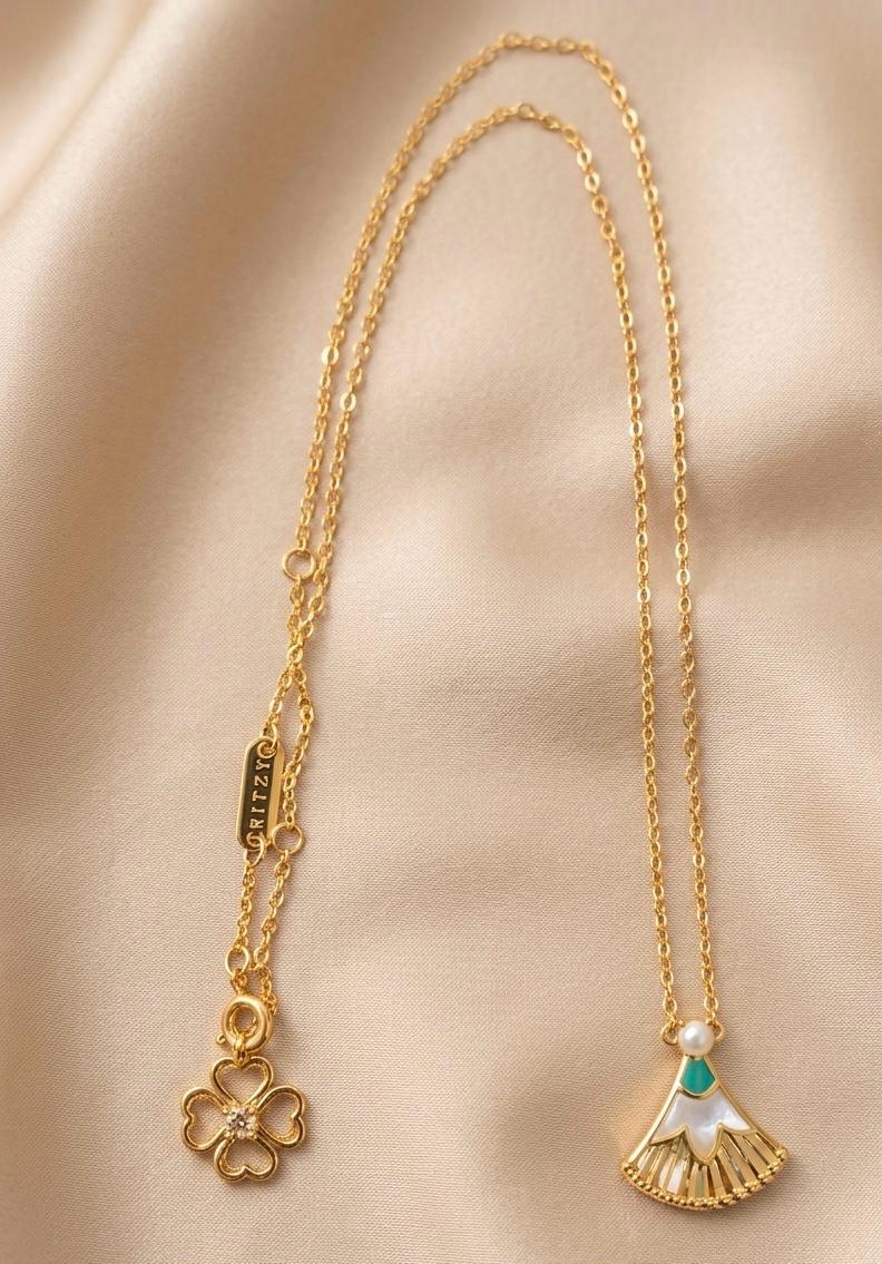 Love Spirit Short Necklace - Pearl