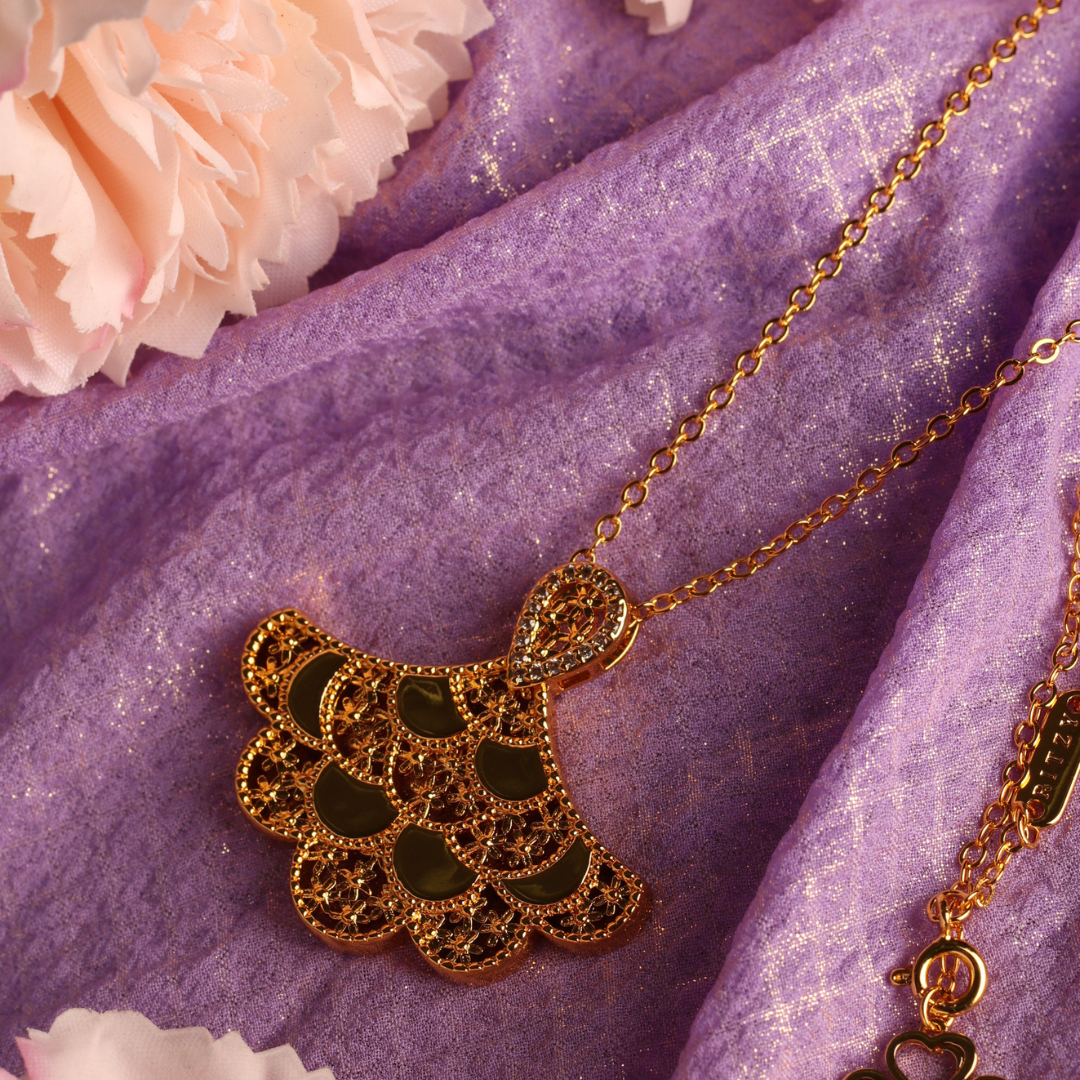 Golden Dana Short Necklace