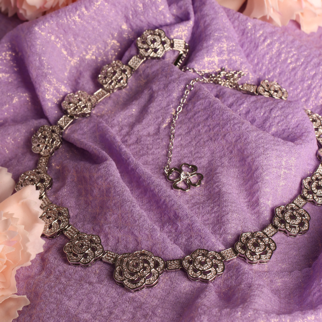 Silver Jory  10 Flowers Necklace
