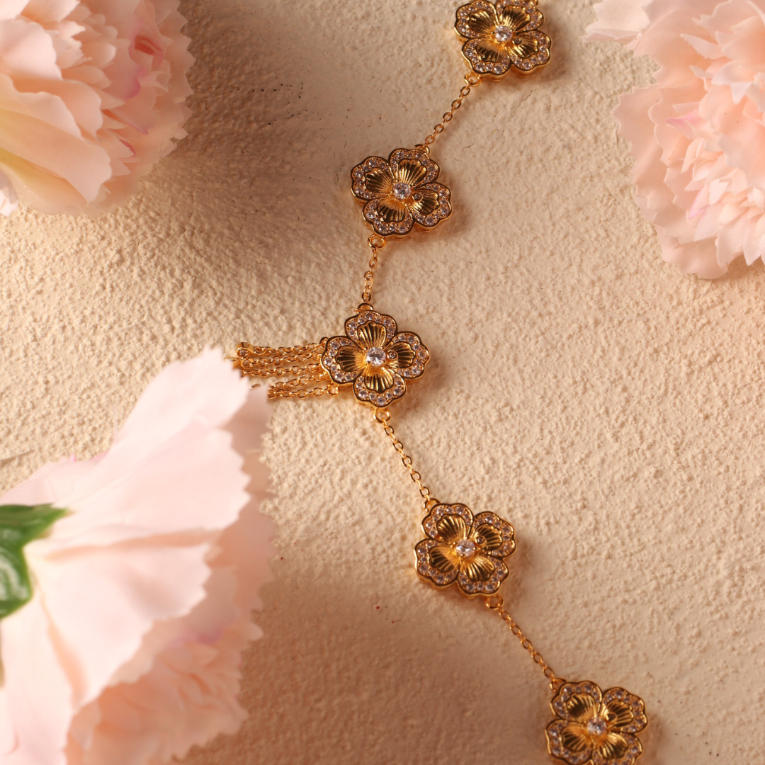 Golden Flora - 5 flowers  necklace