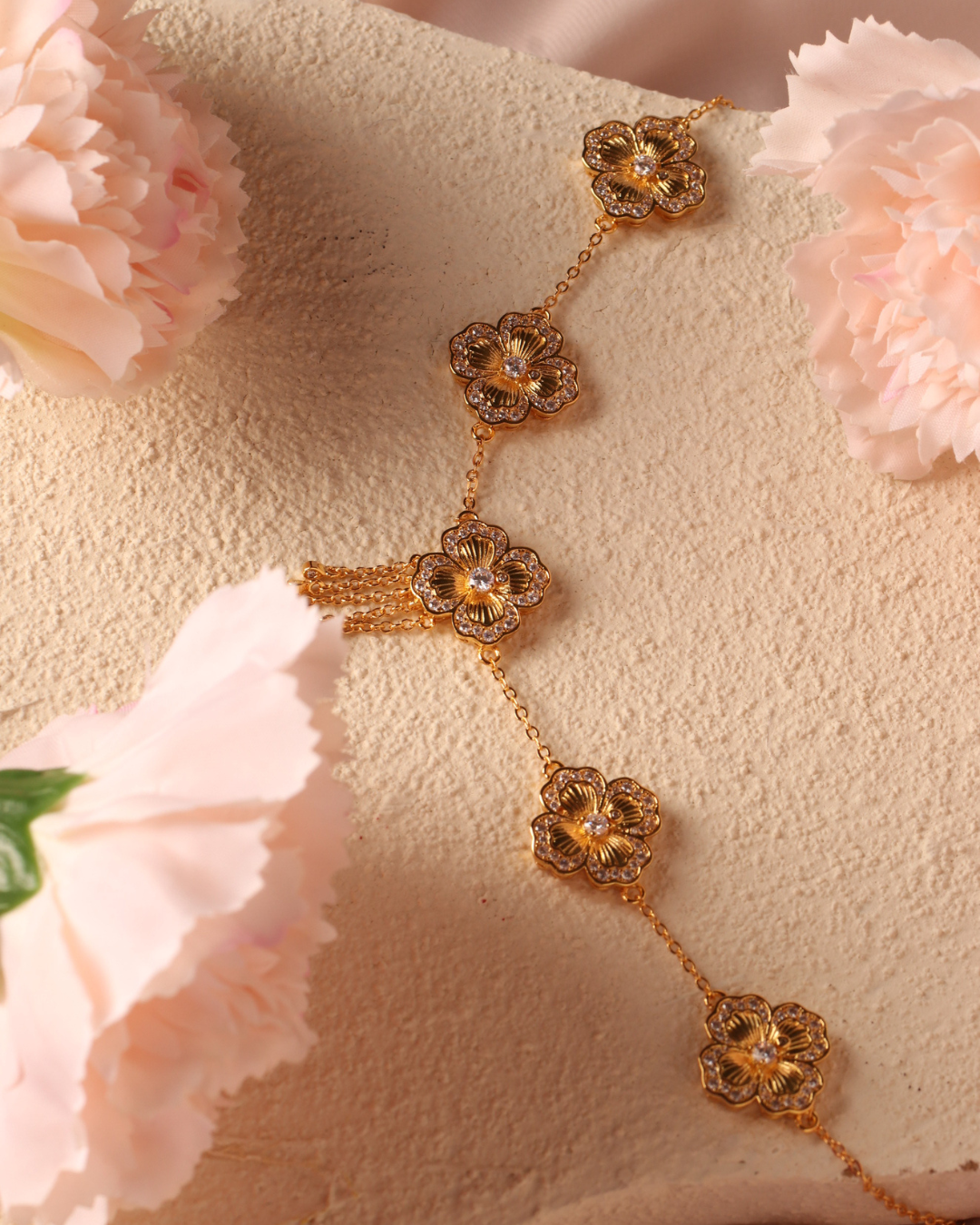 Golden Flora - 5 flowers  necklace