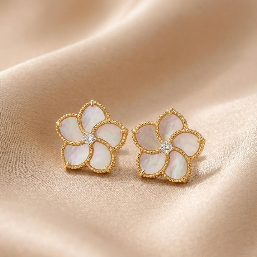 Flora - Pearl Earrings