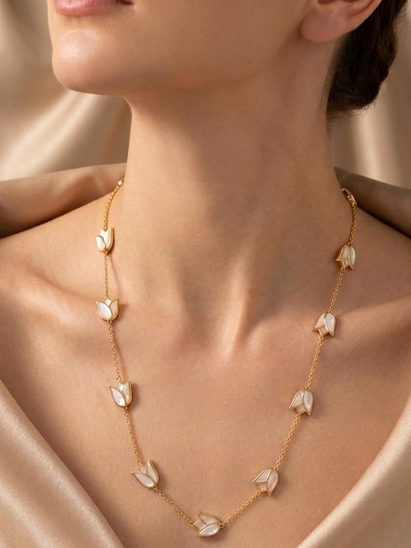The Love –  10 Tulip necklace