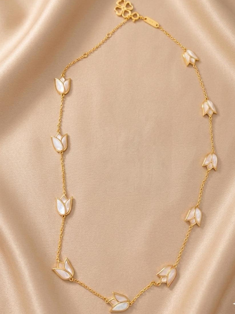 The Love –  10 Tulip necklace