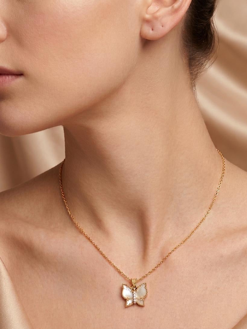 Julia Short Necklace - Pearl