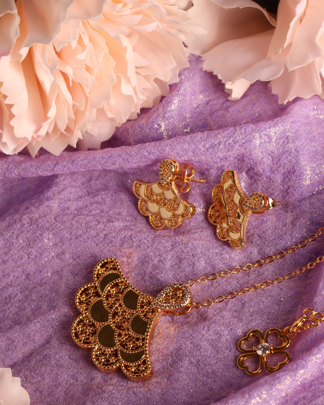 Golden Dana Necklace and Earrings Set