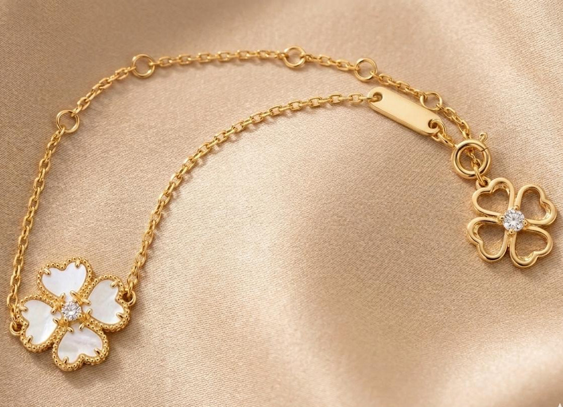 Signature Single Flower Bracelet - Pearl