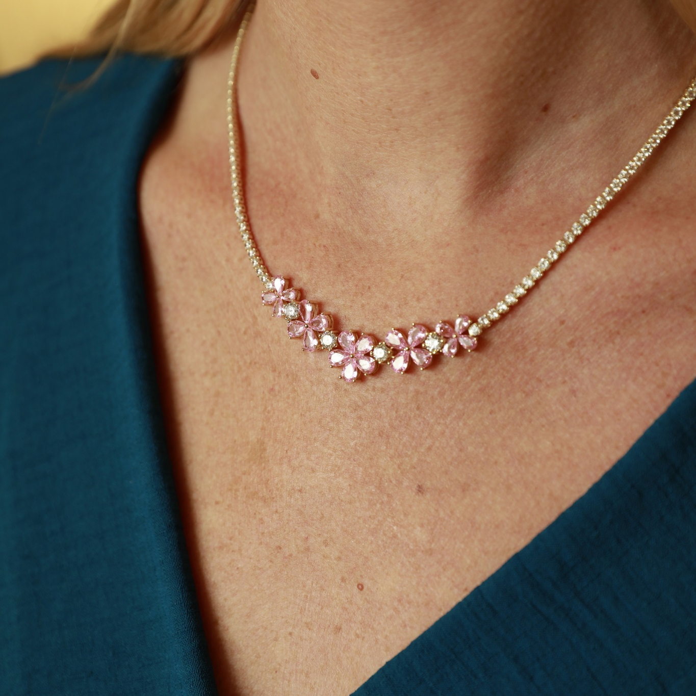 Glow Tennis flora necklace
