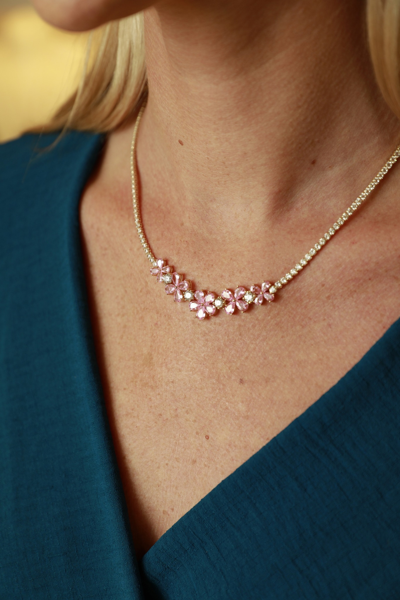 Glow Tennis flora necklace