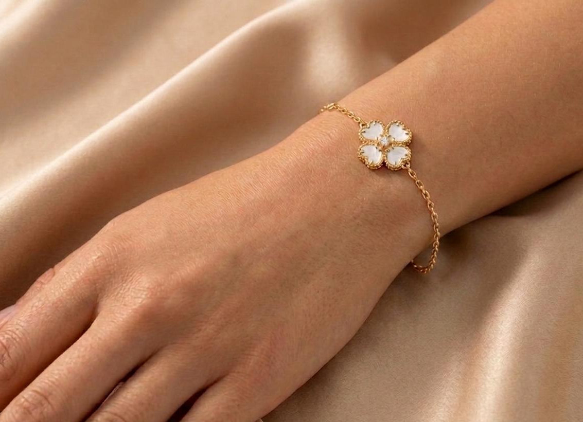 Signature Single Flower Bracelet - Pearl