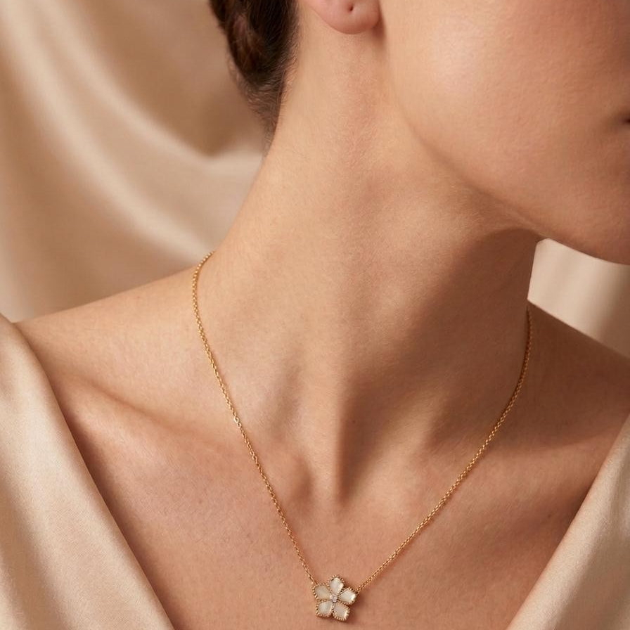 PIVOINE - Short Necklace