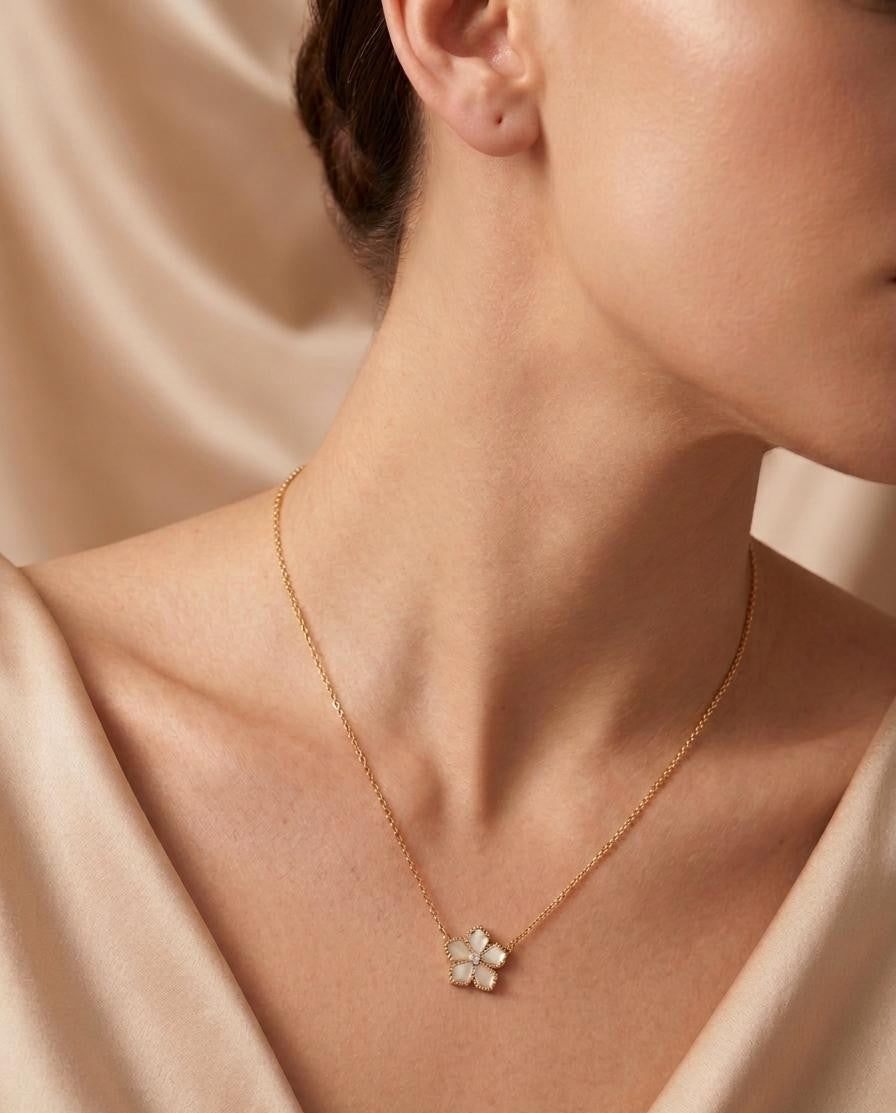 PIVOINE - Short Necklace