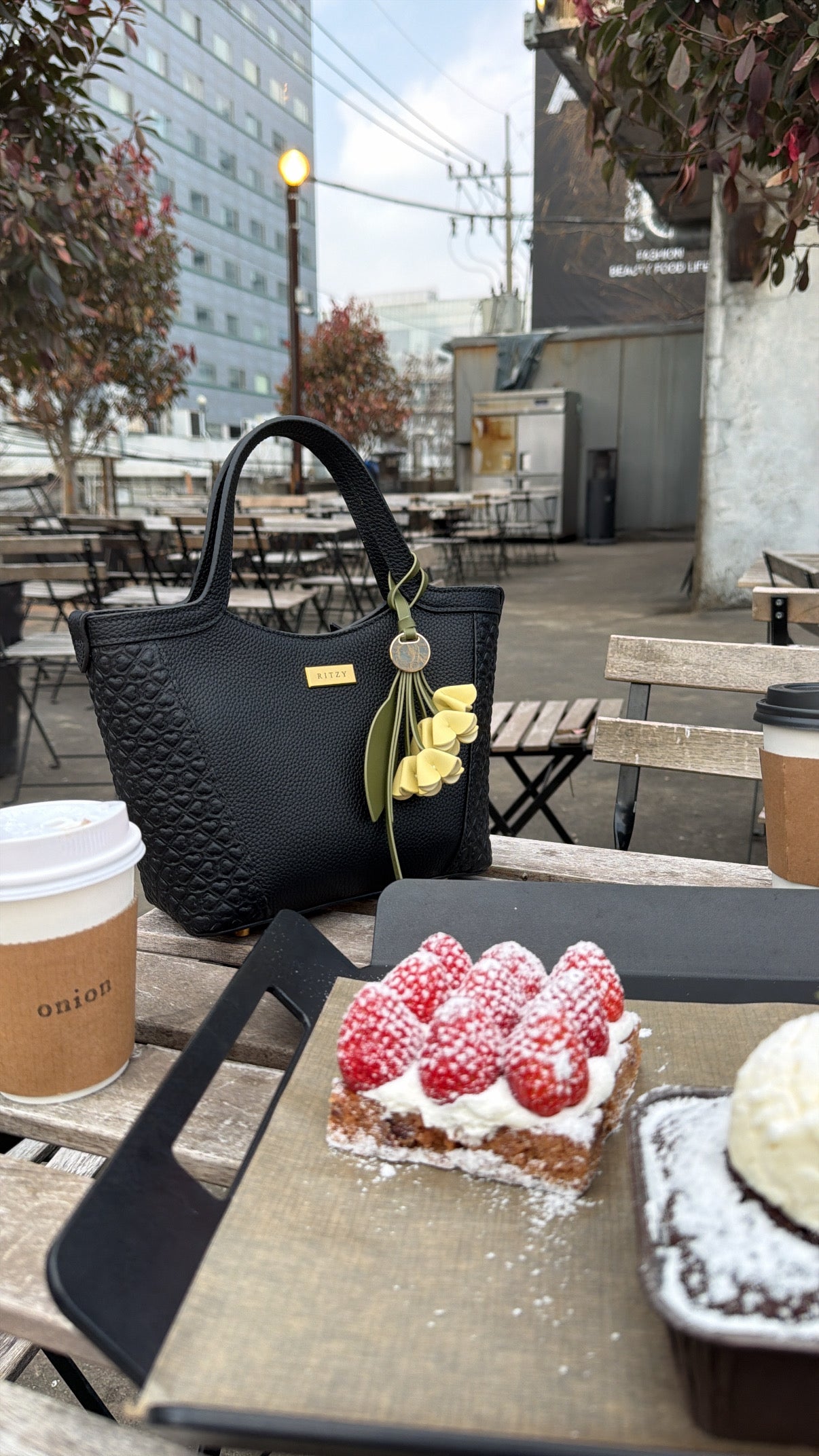 Ritzy Small Tote Bag - black