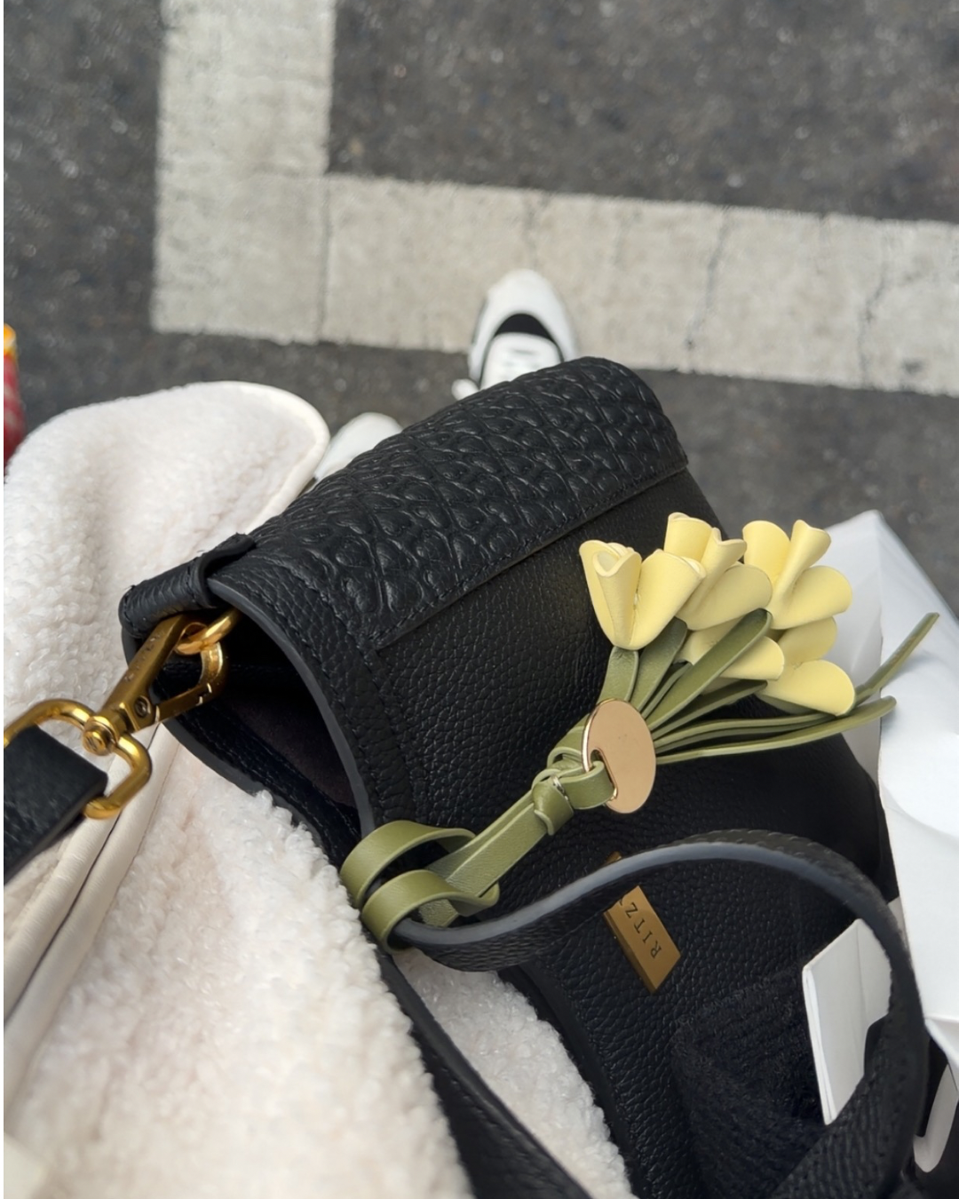 Ritzy Small Tote Bag - black