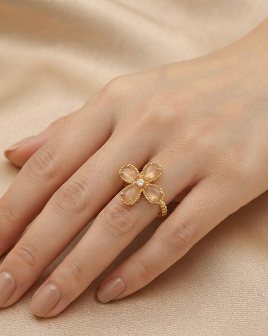 Bloom Classic Ring - Pink Chalcedony