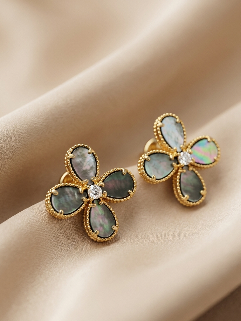 Bloom Classic Earrings - Black Mother of Pearls
