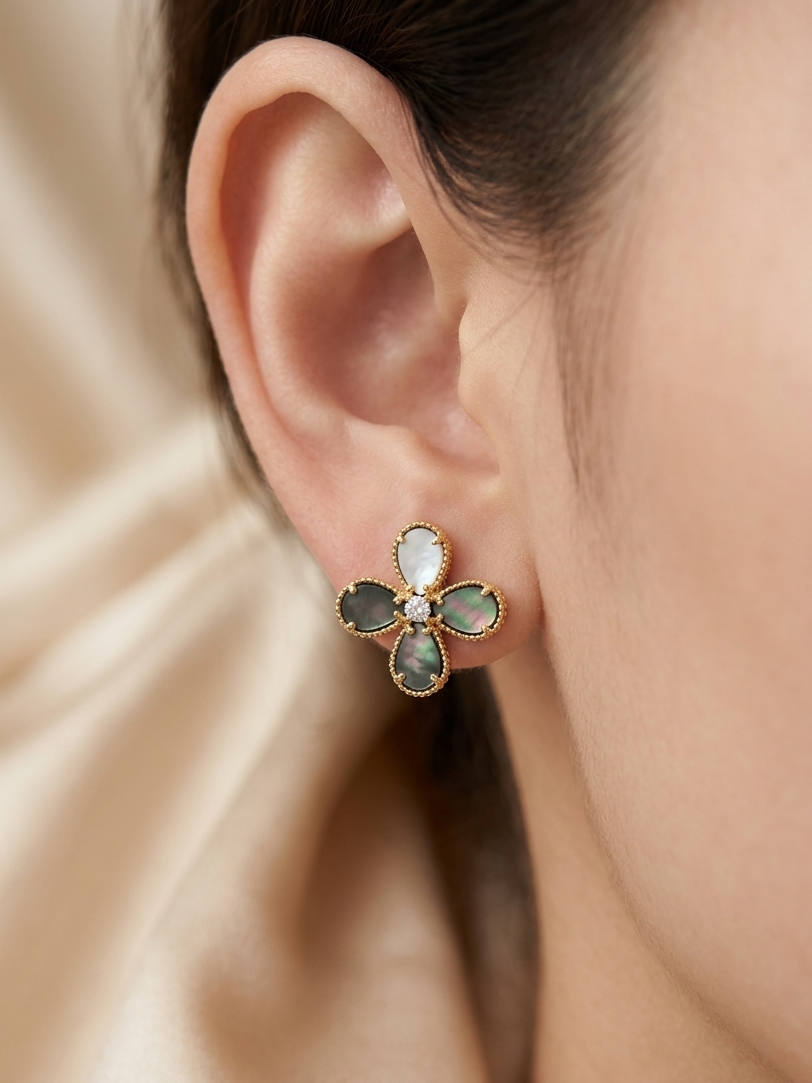 Bloom Classic Earrings - Black Mother of Pearls