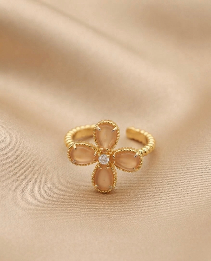 Bloom Classic Ring - Pink Chalcedony