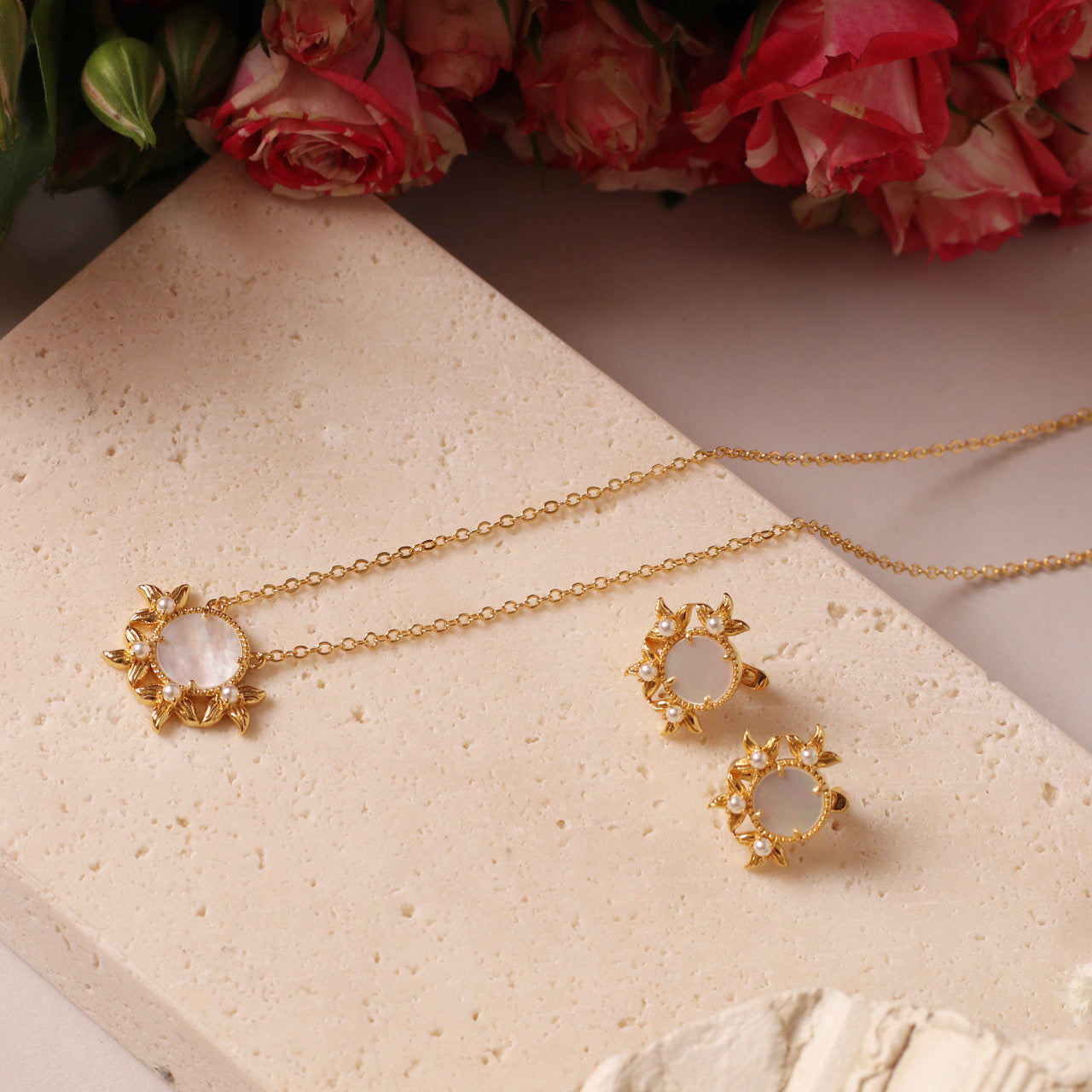 Fleur de lune pearl necklace and earrings set, 18K gold plated