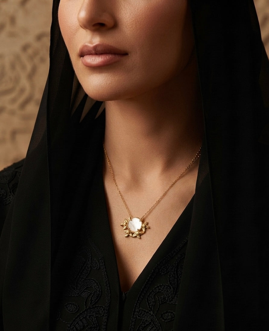 Fleur de lune pearl short necklace by Ritzy — view 2
