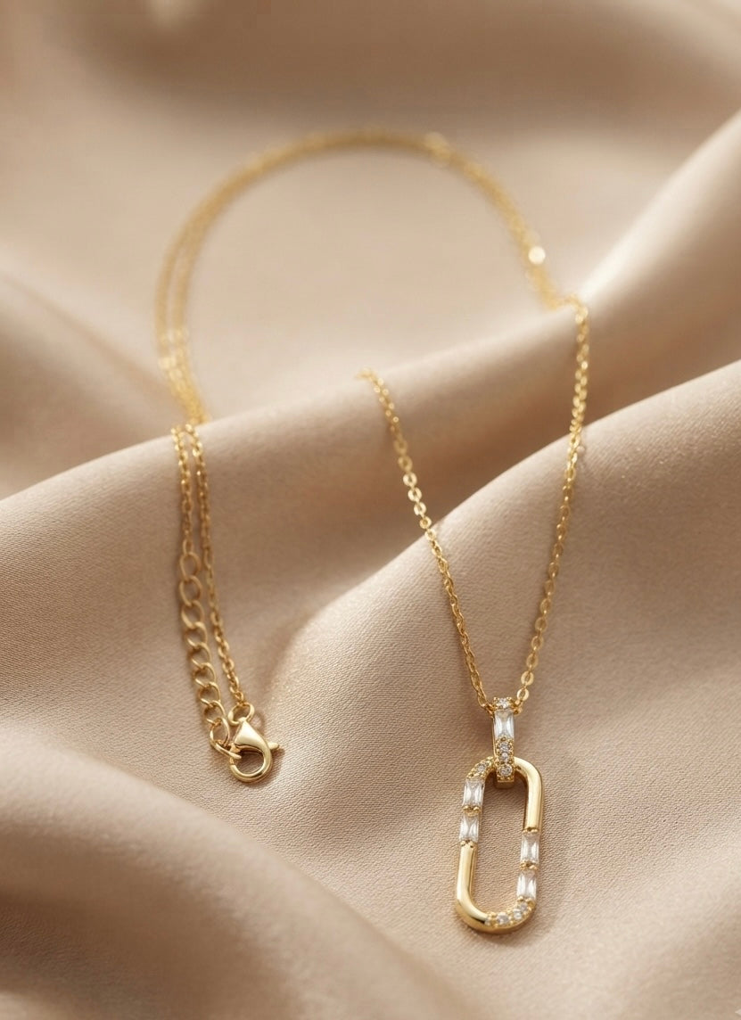 Glow the Loop necklace by Ritzy