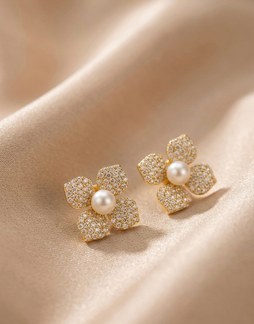 Glowing Flora earrings by Ritzy