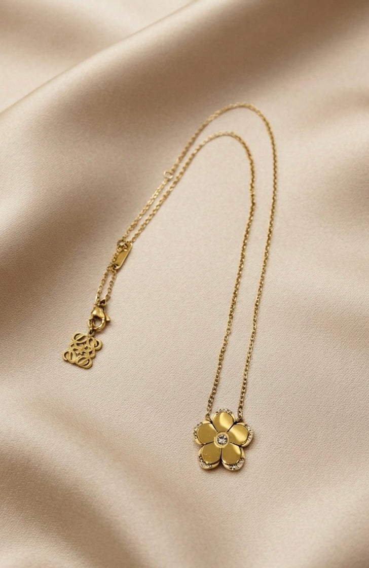Lora short necklace by Ritzy