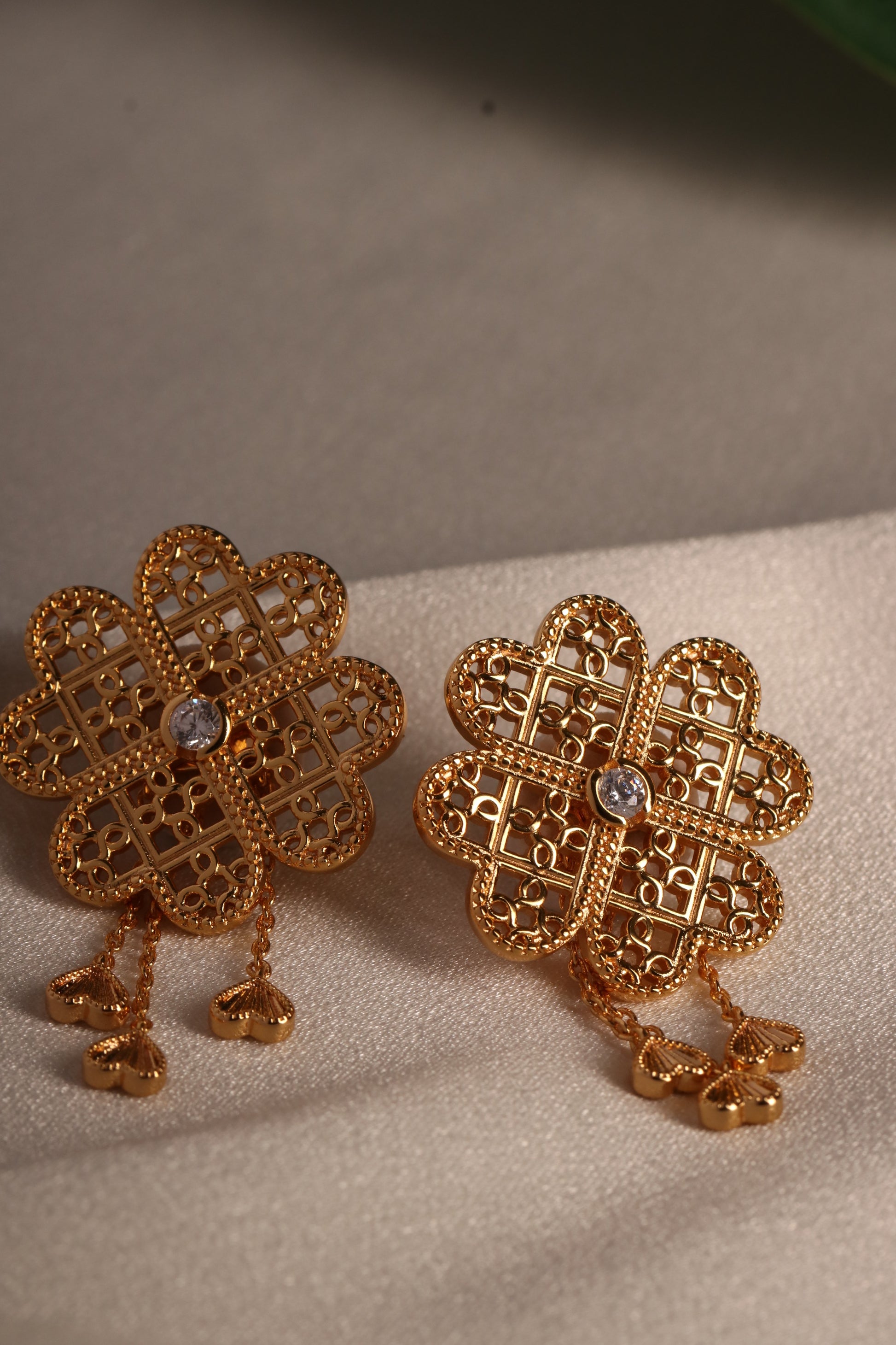 Signature Heritage Long Earrings