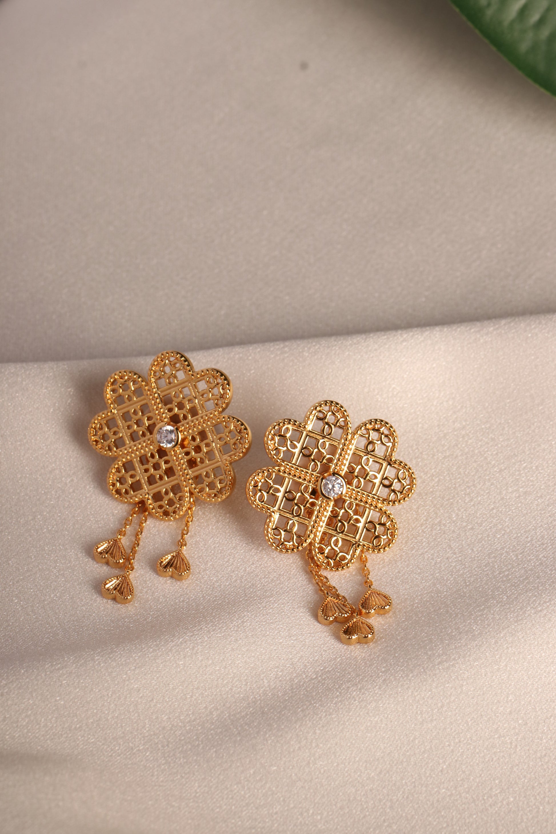 Signature Heritage Long Earrings