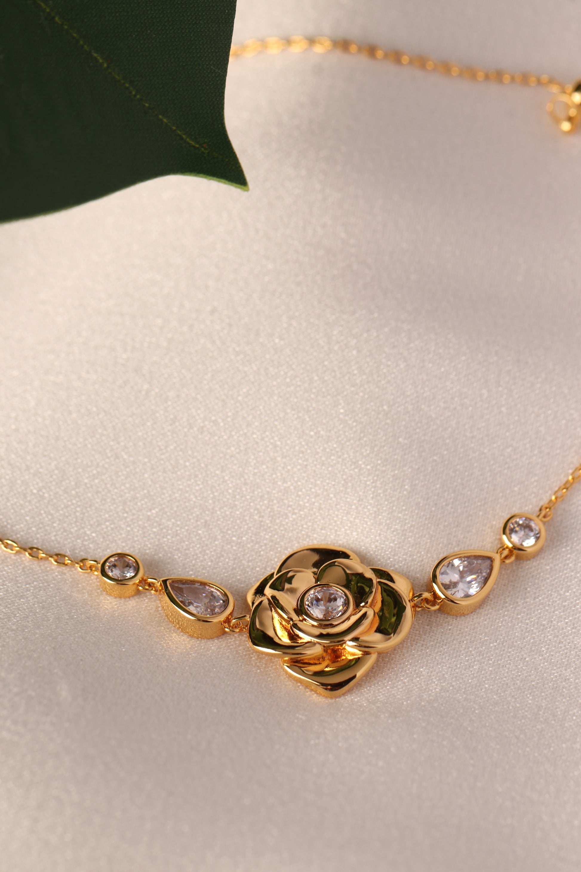 Ward Single Rose Bracelet