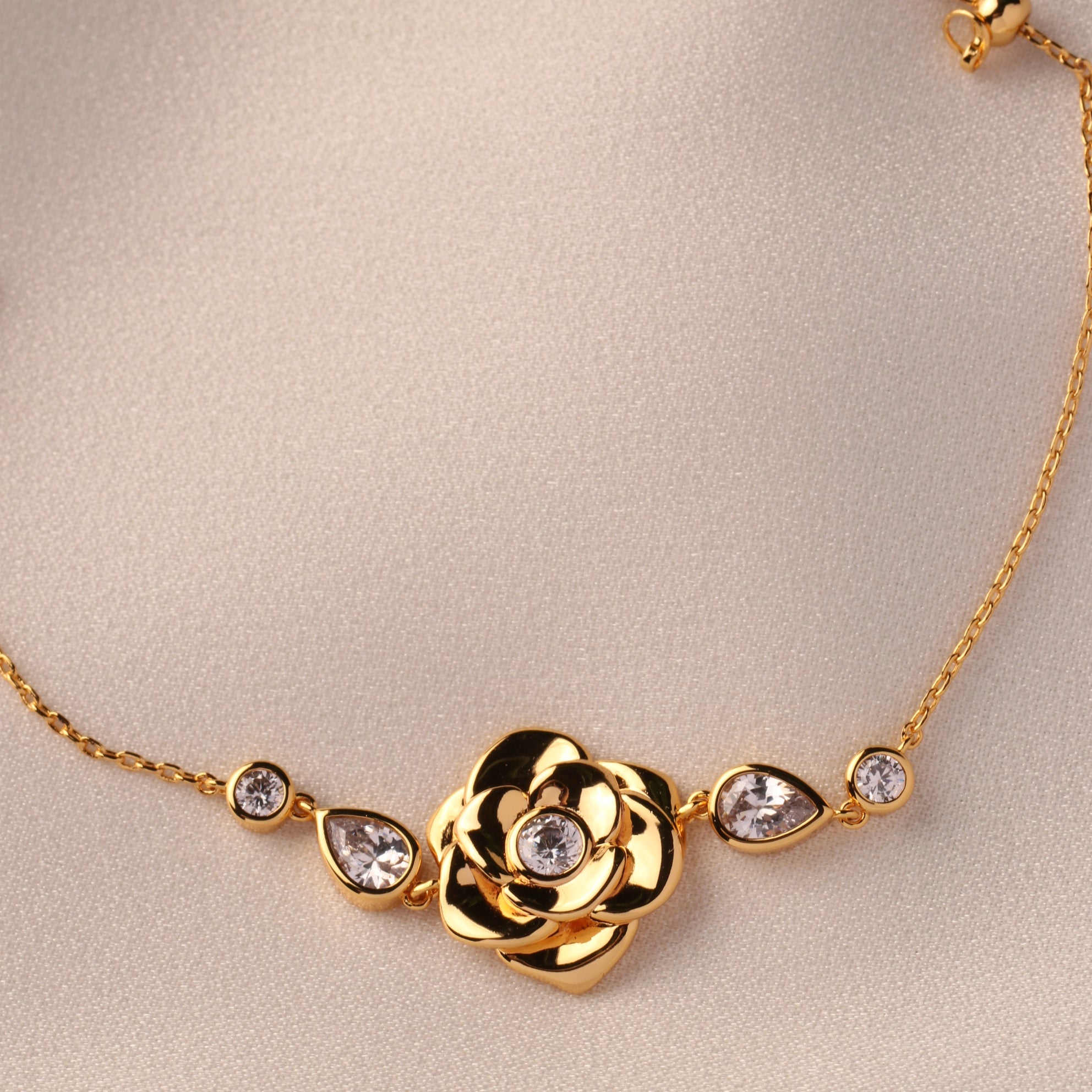 Ward Single Rose Bracelet