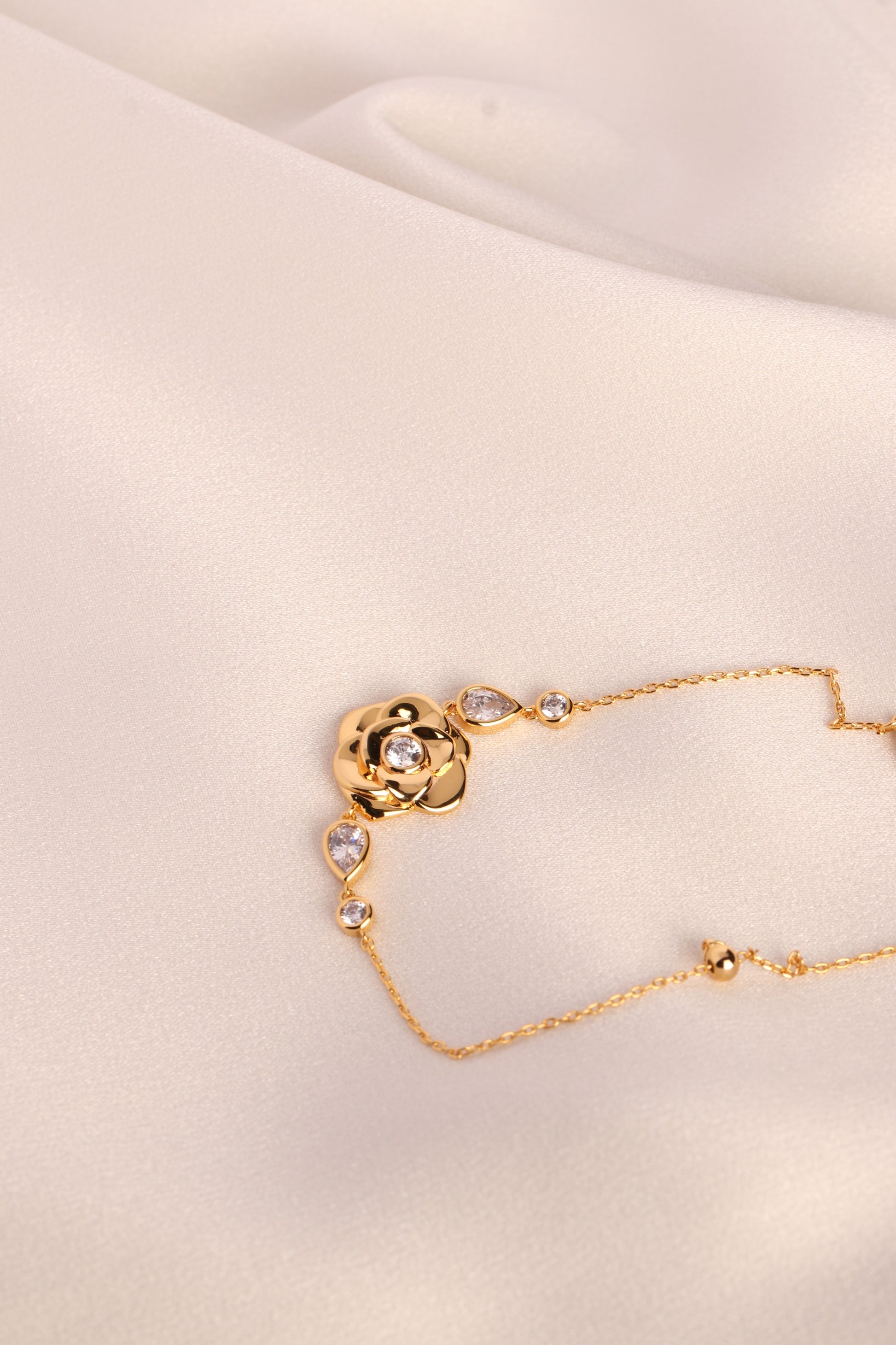 Ward Single Rose Bracelet