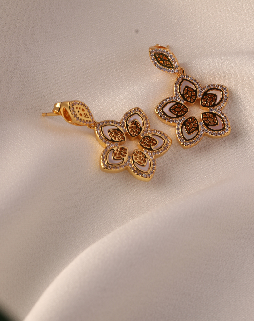 Pearl Doré Neklace and Earrings Set