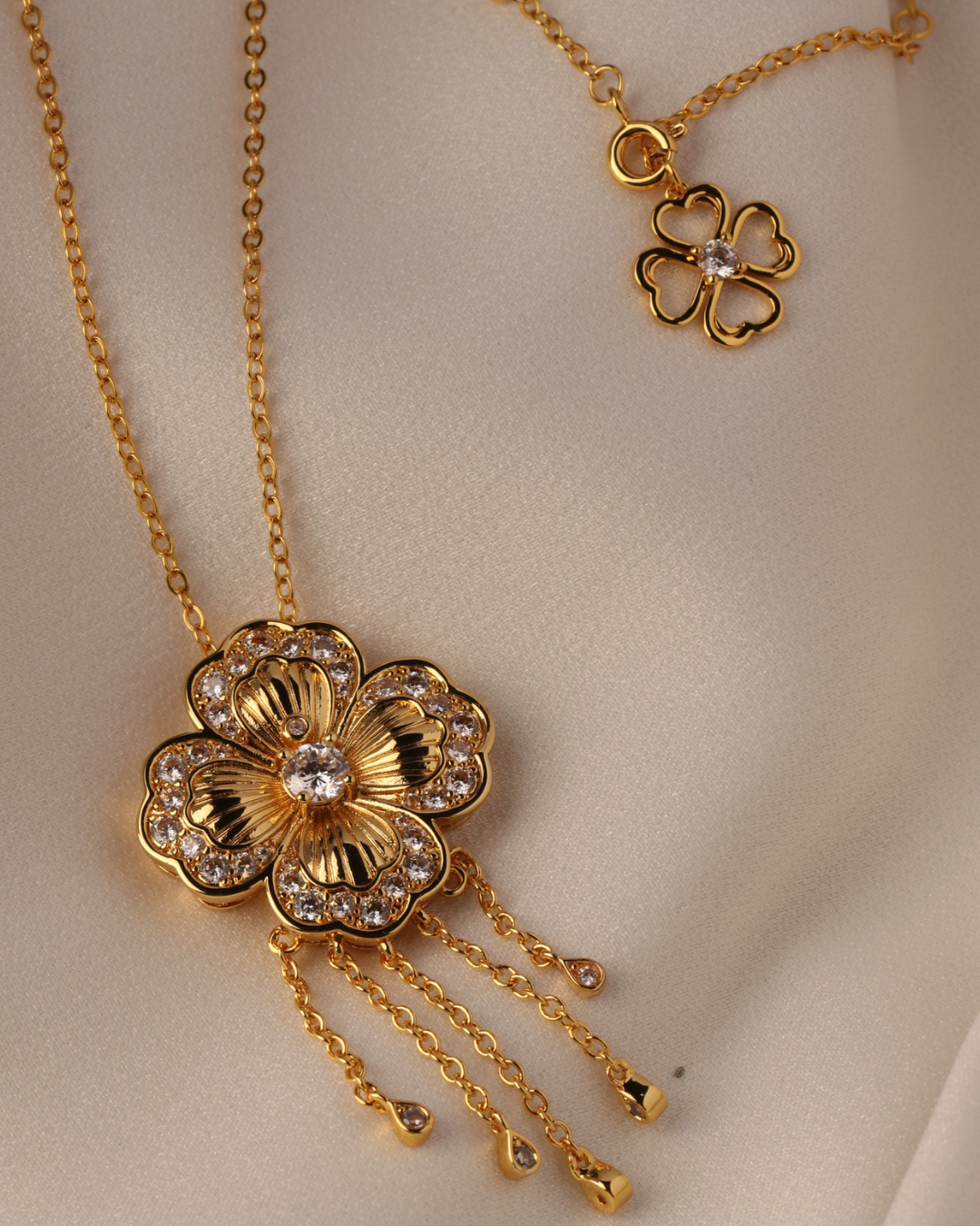 Golden Flora long necklace