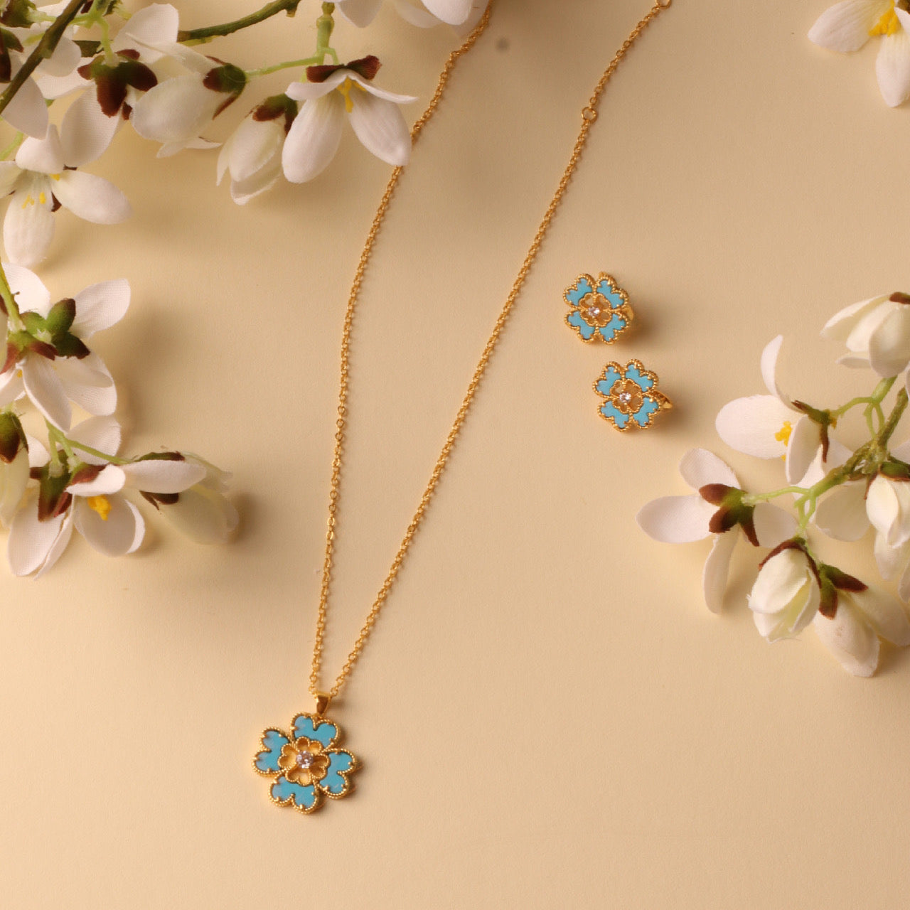 The Love Flower turquoise necklace and earrings set, 18K gold plated — view 2