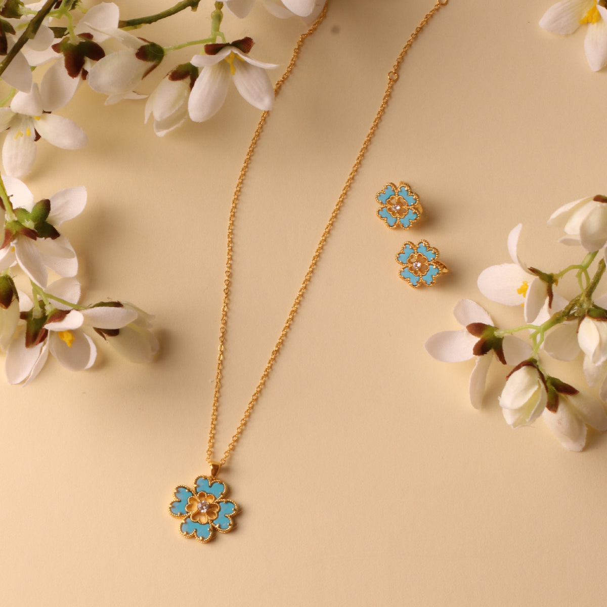 The Love Flower turquoise necklace and earrings set, 18K gold plated — view 2