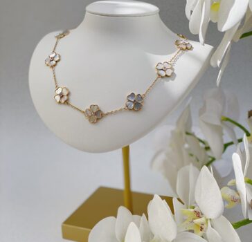 Flower of pearl - 10 flowers necklace