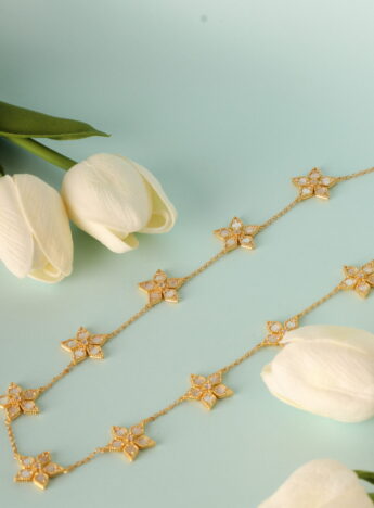 Stella - 10 flowers necklace - pearl