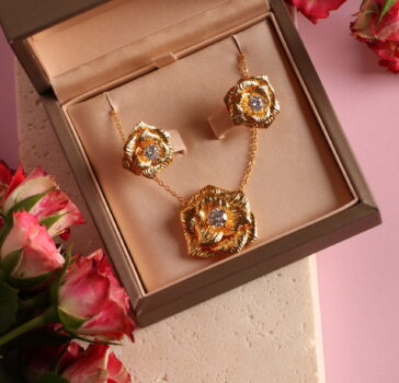 Golden petals - Necklace & Earrings Set