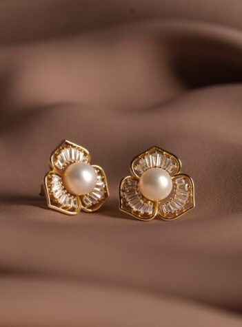 Pearl Petals - Earrings